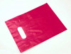 Polytragetaschen Fuchsia 20,3x25,4cm extra starke Griffe - PE 45 Mikron (50 Stück) [H810FU4]